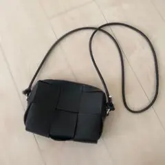 DISCOAT メッシュ編みミニショルダーバッグ
