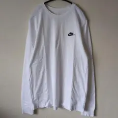 【新品未使用♥✨️】NIKE　ナイキ　ロンＴ　白　XL　刺繍ロゴ