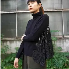 【sacai】 ペイズリーレースタートルネックニット