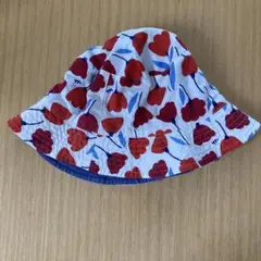 リバーシブル 白地に赤い花柄　キッズ　ハット