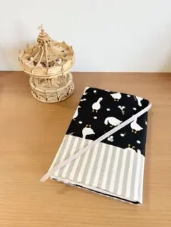読書好きのブックカバー 単行本 四六判用