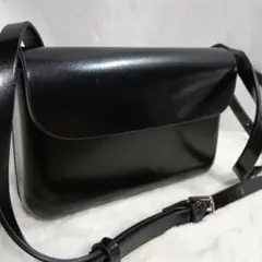 メゾンブリーズ　黒のレザーショルダーバッグ