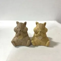 お座り頬張りリスさん　ナチュラルキッチン　秋　オブジェ　置物　2点