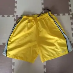 Nike Dri-FIT 黄色 ショートパンツ Mサイズ　メンズ