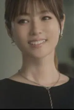 ユニクロ　深田恭子着用