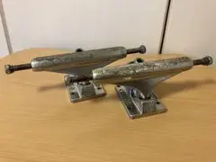 139 インディペンデント トラック ボーンズブッシュ付き