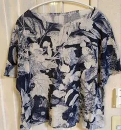 【サイズ変更】花柄ネイビーTシャツ　綿100% ハンドメイド