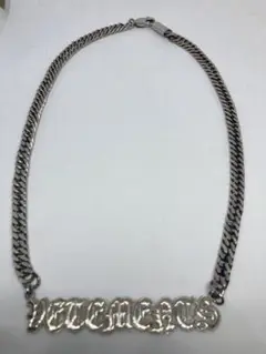 Vetements ブラスネックレス VETEMENTS】GOTHIC LOGO NECKLACE | AYIN