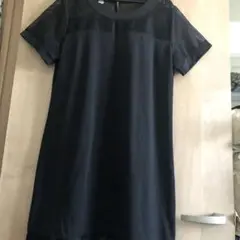 黒ワンピースシンプル
