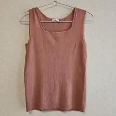 GU　タンクトップ　ブラウン