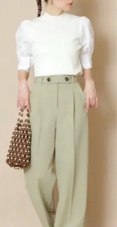 N.natural beauty basicハイネック パフスリーブ