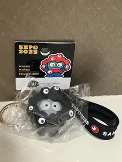 サンリオ　黒ミャクミャク　ハンギョドン　黒　キーホルダー　万博