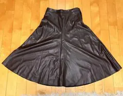BANANA REPUBLIC エコレザー　フレアースカート