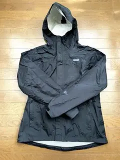 Patagonia レディース Msize フード付きジャケット 黒 (防水)