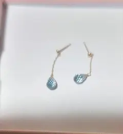 K18.ブルトパーズドロップ型ピアス チェーン付き