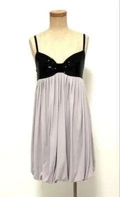 新品　ワンピース　ベージュ　Ｍ
