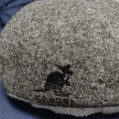グレー ベレー帽 カンガルー刺繍　イギリス製