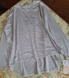 タグ付き！MILAKE 長袖Tシャツ