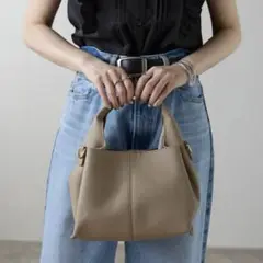 【グッシオレザー】牛革バルーン型ミニトートバッグ　軽量
