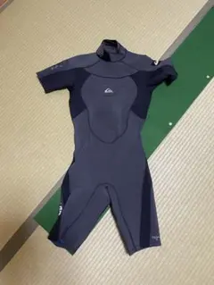 新品クイックシルバーウェットスーツ