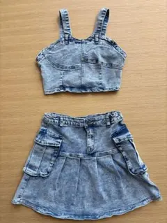 デニムセットアップ クロップトップとスカート