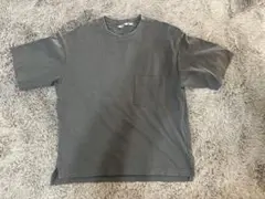 UNIQLO グレー Tシャツ Mサイズ ポケットあり