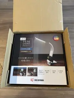 IRIS OHYAMA LED DESK LIGHT