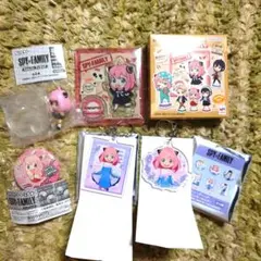 スパイファミリー アーニャ まとめ売り アクリルスタンド 缶バッジ キーホルダー