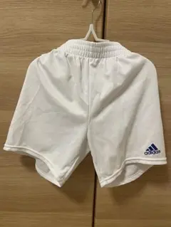 adidas アディダス　ホワイト ショートパンツ
