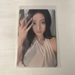 LESSERAFIM ユンジン トレカ HOT Compact ソロジャケ