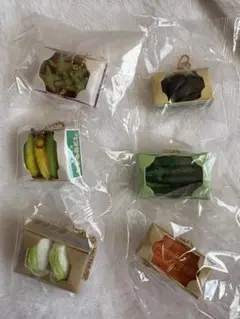 ミニチュア　箱入り野菜　マスコット