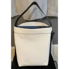 中村アンさんも愛用★大人気★正規品 美品CELINEツイステッドカバ青×白