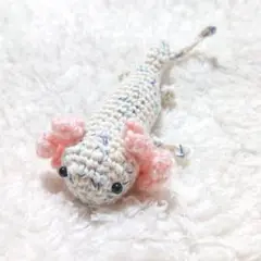 ブルーネップ　ウーパールーパーのあみぐるみ
