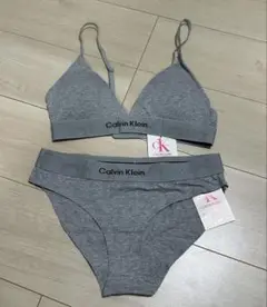 Calvin Klein グレー ブラジャーショーツセット