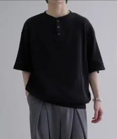 ブラック ヘンリーネック 七分袖カットソー　epnok