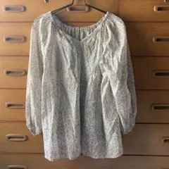 ビアズリー　フラワー柄　ブラウス