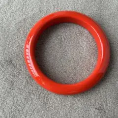 濃いオレンジ　プラスチックバングル