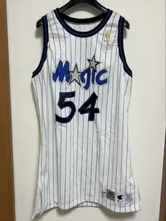 Item thumbnail for item 98cbe4bc-2d51-47d8-ab95-cb1e465838d2