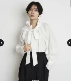 新品タグ付き カデュネ ギャザーブラウス