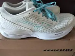 MIZUNO　wave revolt03 25.5　ユニセックス