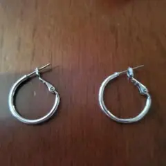 シルバーフープピアス 中型　ピアス　わっか