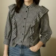 春夏にぴったり！ガーリーなチェックブラウス