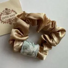 【2点ご購入で1000円】インド刺繍リボンシュシュ No.582