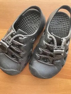KEEN ブラック サンダル