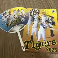 阪神　Tigers 2025 ファン用うちわとノート