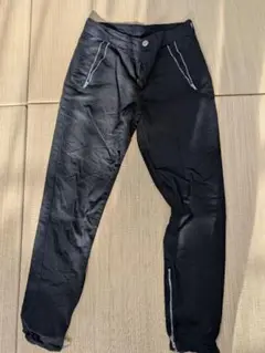 ブラック スリムフィットパンツ Sサイズ