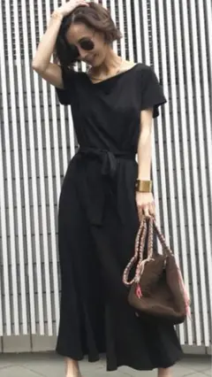 AMERI MEDI CUT NECKLINE LOW FLARE DRESS