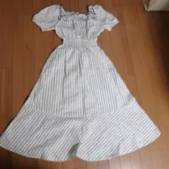 美品フィント　フリル襟ストライプ柄半袖ワンピース