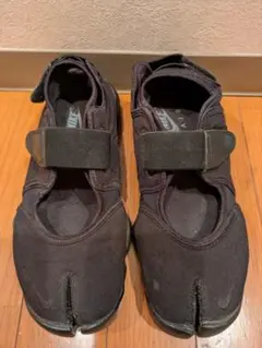 Nike ブラック レディースたびスニーカー　24センチ