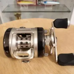 a*i様 ※特別値下げスタート　★RYOBI VARIUS F200 リール未使 a*i様 ※特別値下げスタート ☆RYOBI VARIUS F200 リール未使